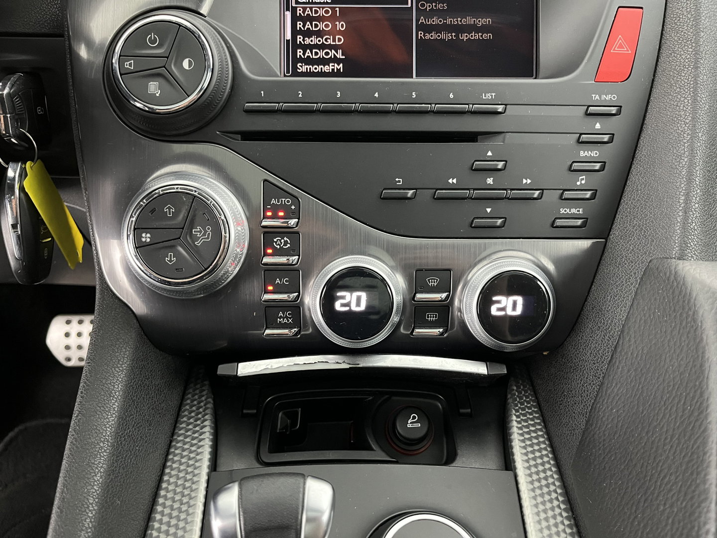 Citroën DS5 2.0 HDi Sport Chic Aut. *PANO | LUXURY-LEATHER | MEMORY-PACK | NAVI-FULLMAP | KEYLESS | CAMERA | MASSAGE | CRUISE | CAMERA | SHIFT-PADDLES | COMFORT-SEATS | 17"ALU*
