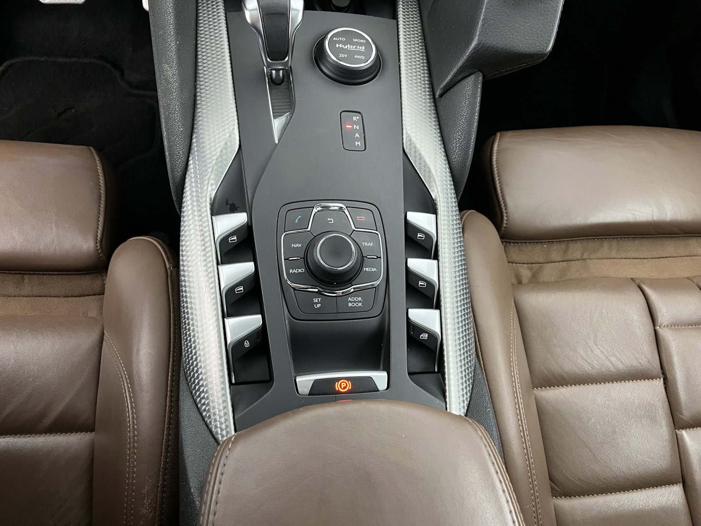 Citroën DS5 2.0 HDi Sport Chic Aut. *PANO | LUXURY-LEATHER | MEMORY-PACK | NAVI-FULLMAP | KEYLESS | CAMERA | MASSAGE | CRUISE | CAMERA | SHIFT-PADDLES | COMFORT-SEATS | 17"ALU*