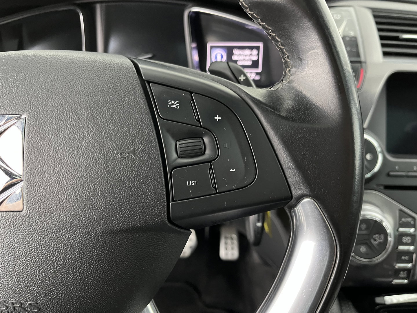 Citroën DS5 2.0 HDi Sport Chic Aut. *PANO | LUXURY-LEATHER | MEMORY-PACK | NAVI-FULLMAP | KEYLESS | CAMERA | MASSAGE | CRUISE | CAMERA | SHIFT-PADDLES | COMFORT-SEATS | 17"ALU*