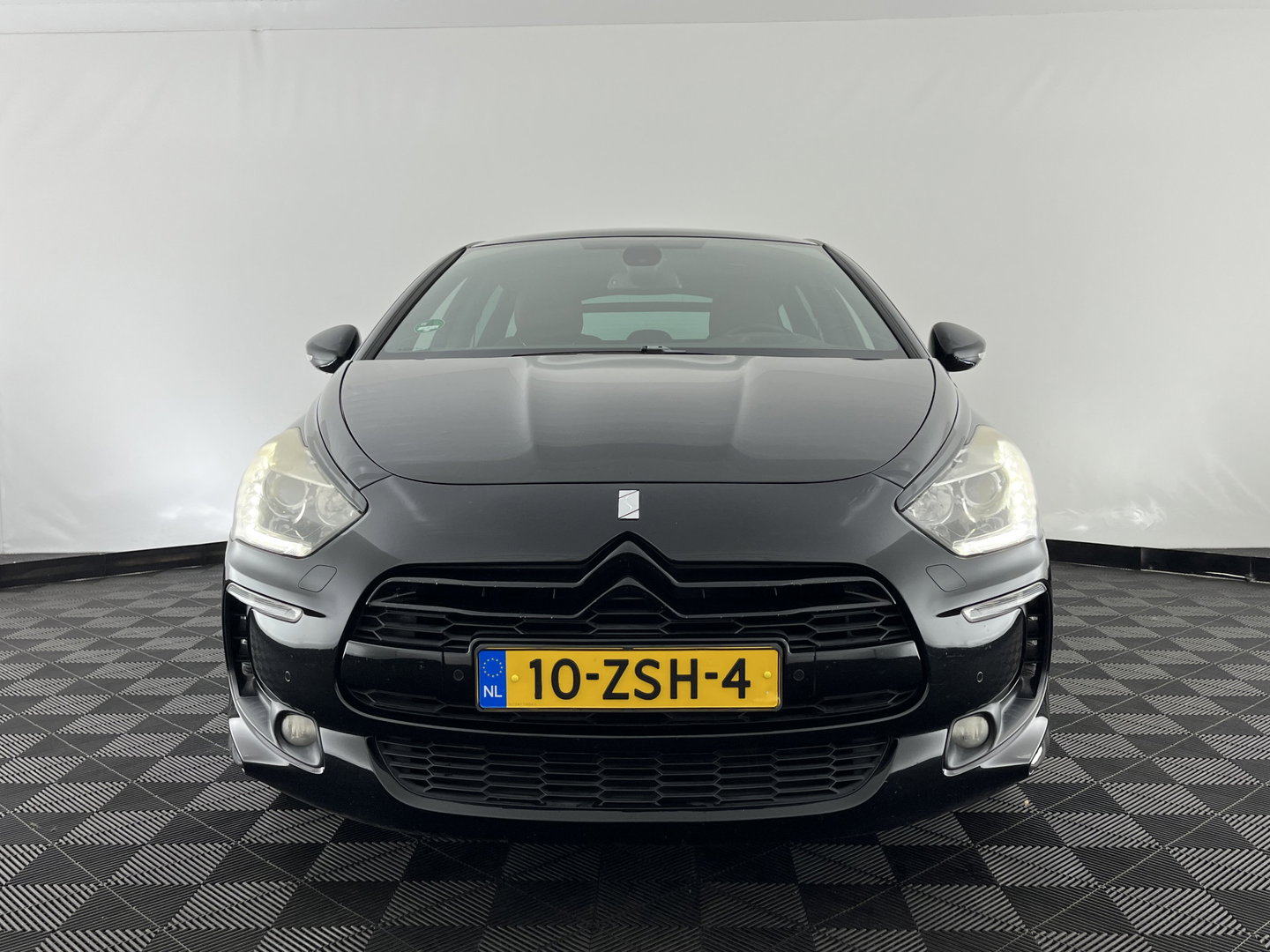 Citroën DS5 2.0 HDi Sport Chic Aut. *PANO | LUXURY-LEATHER | MEMORY-PACK | NAVI-FULLMAP | KEYLESS | CAMERA | MASSAGE | CRUISE | CAMERA | SHIFT-PADDLES | COMFORT-SEATS | 17"ALU*