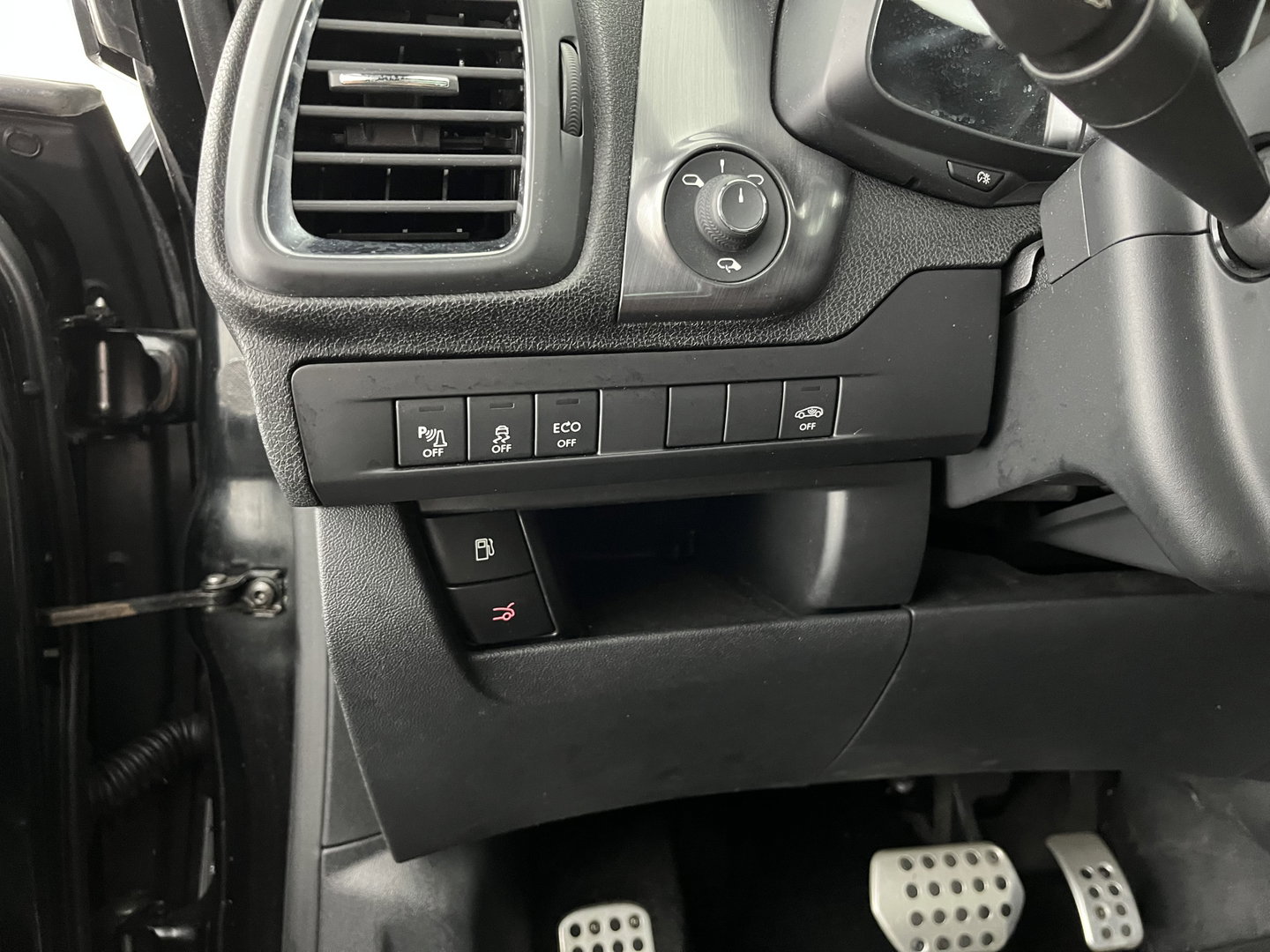 Citroën DS5 2.0 HDi Sport Chic Aut. *PANO | LUXURY-LEATHER | MEMORY-PACK | NAVI-FULLMAP | KEYLESS | CAMERA | MASSAGE | CRUISE | CAMERA | SHIFT-PADDLES | COMFORT-SEATS | 17"ALU*