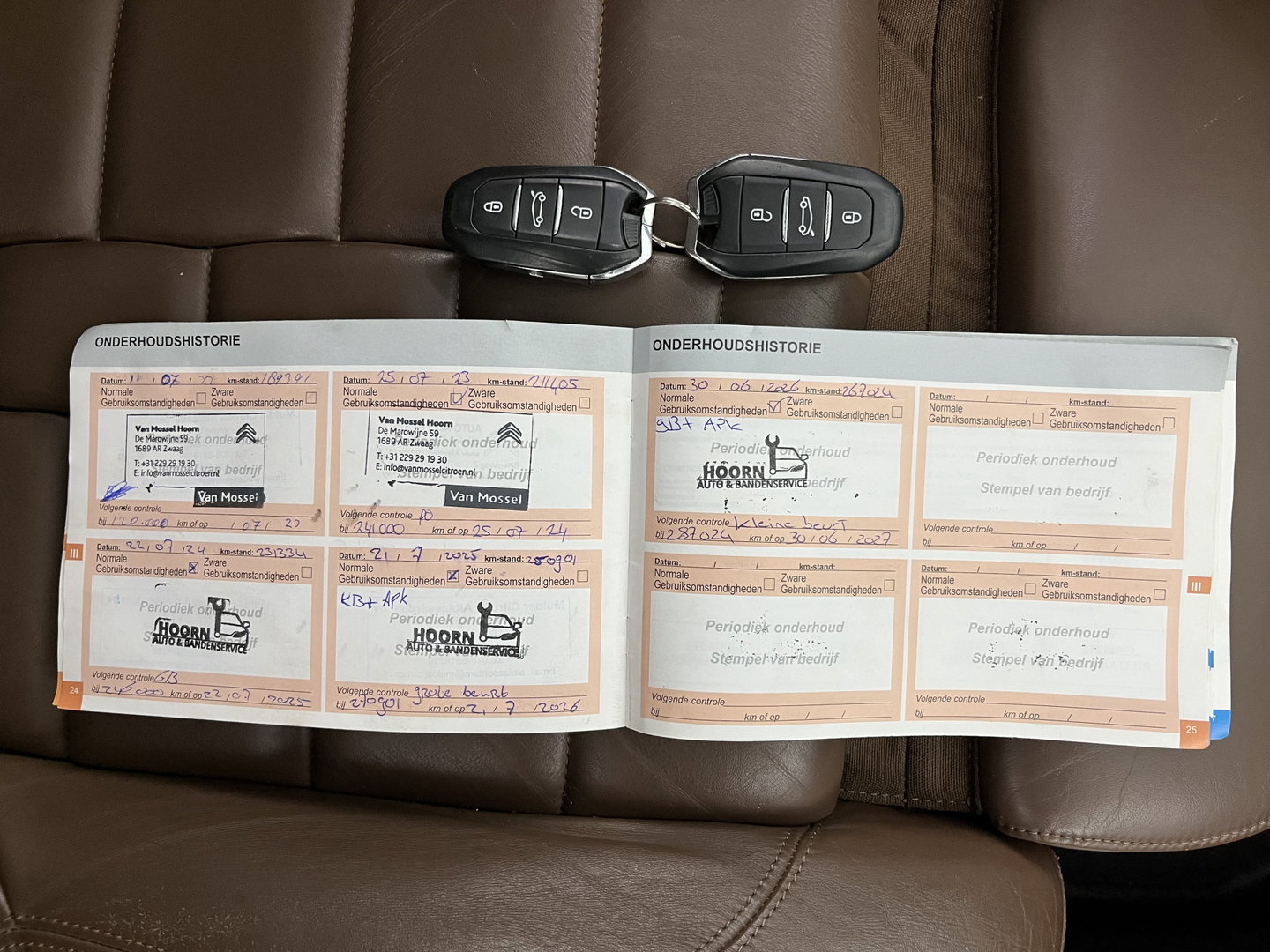 Citroën DS5 2.0 HDi Sport Chic Aut. *PANO | LUXURY-LEATHER | MEMORY-PACK | NAVI-FULLMAP | KEYLESS | CAMERA | MASSAGE | CRUISE | CAMERA | SHIFT-PADDLES | COMFORT-SEATS | 17"ALU*