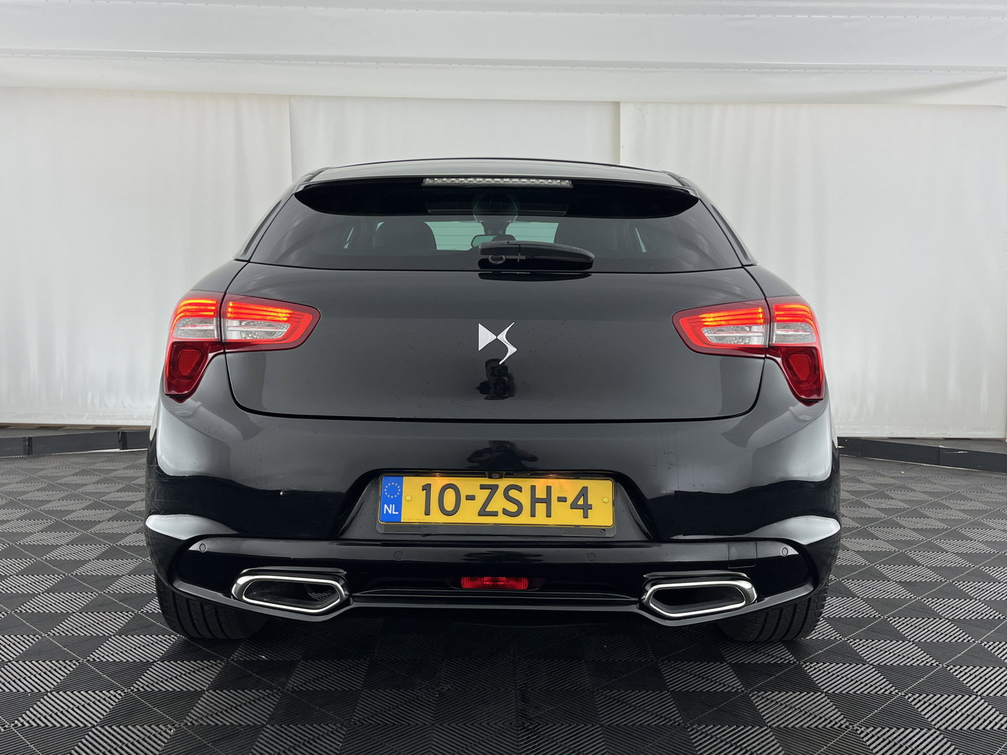 Citroën DS5 2.0 HDi Sport Chic Aut. *PANO | LUXURY-LEATHER | MEMORY-PACK | NAVI-FULLMAP | KEYLESS | CAMERA | MASSAGE | CRUISE | CAMERA | SHIFT-PADDLES | COMFORT-SEATS | 17"ALU*