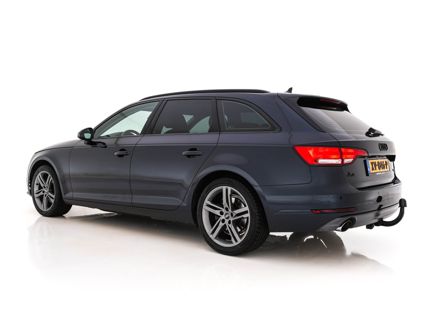 Audi A4 Avant 2.0 TFSI MHEV Design Pro Line Plus Aut. *DIGI-COCKPIT | XENON | NAVI-FULLMAP | HEATED-SPORTSEATS | PRIVACY-GLASS | AUDI-SOUND | AIRCO | PDC | CRUISE | 18''ALU | TOWBAR*