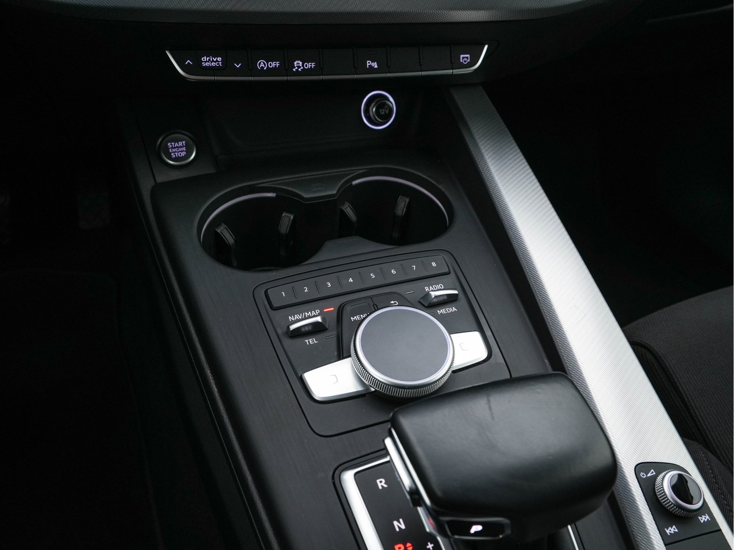 Audi A4 Avant 2.0 TFSI MHEV Design Pro Line Plus Aut. *DIGI-COCKPIT | XENON | NAVI-FULLMAP | HEATED-SPORTSEATS | PRIVACY-GLASS | AUDI-SOUND | AIRCO | PDC | CRUISE | 18''ALU | TOWBAR*