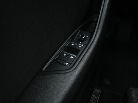 Audi A4 Avant 2.0 TFSI MHEV Design Pro Line Plus Aut. *DIGI-COCKPIT | XENON | NAVI-FULLMAP | HEATED-SPORTSEATS | PRIVACY-GLASS | AUDI-SOUND | AIRCO | PDC | CRUISE | 18''ALU | TOWBAR*