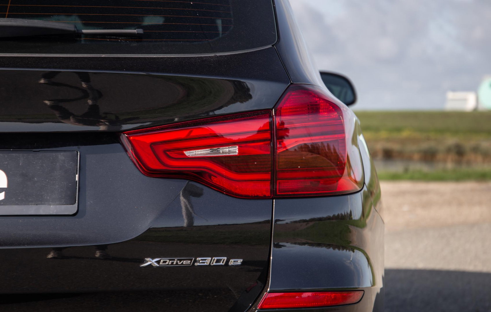BMW X3 xDrive30e High Executive BLACK LINE / CARPLAY / LEER / STOELVERWARMING / CAMERA / DEALER ONDERHOUDEN