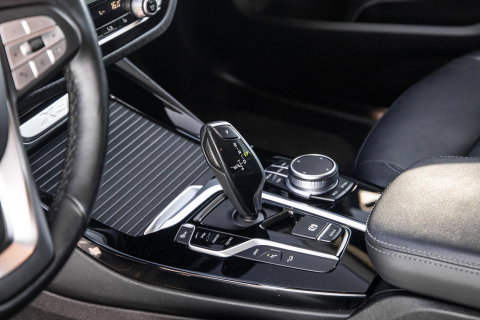 BMW X3 xDrive30e High Executive BLACK LINE / CARPLAY / LEER / STOELVERWARMING / CAMERA / DEALER ONDERHOUDEN