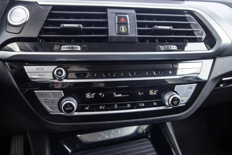 BMW X3 xDrive30e High Executive BLACK LINE / CARPLAY / LEER / STOELVERWARMING / CAMERA / DEALER ONDERHOUDEN