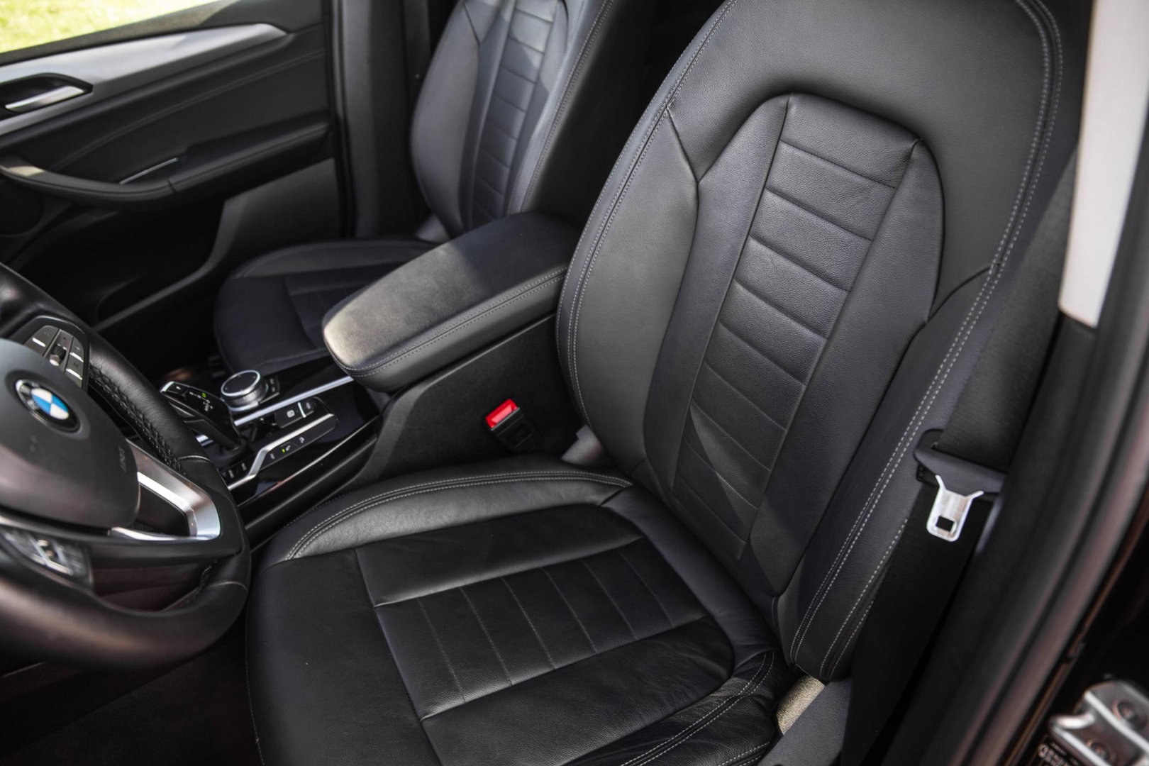 BMW X3 xDrive30e High Executive BLACK LINE / CARPLAY / LEER / STOELVERWARMING / CAMERA / DEALER ONDERHOUDEN