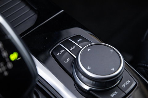 BMW X3 xDrive30e High Executive BLACK LINE / CARPLAY / LEER / STOELVERWARMING / CAMERA / DEALER ONDERHOUDEN