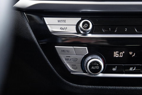 BMW X3 xDrive30e High Executive BLACK LINE / CARPLAY / LEER / STOELVERWARMING / CAMERA / DEALER ONDERHOUDEN