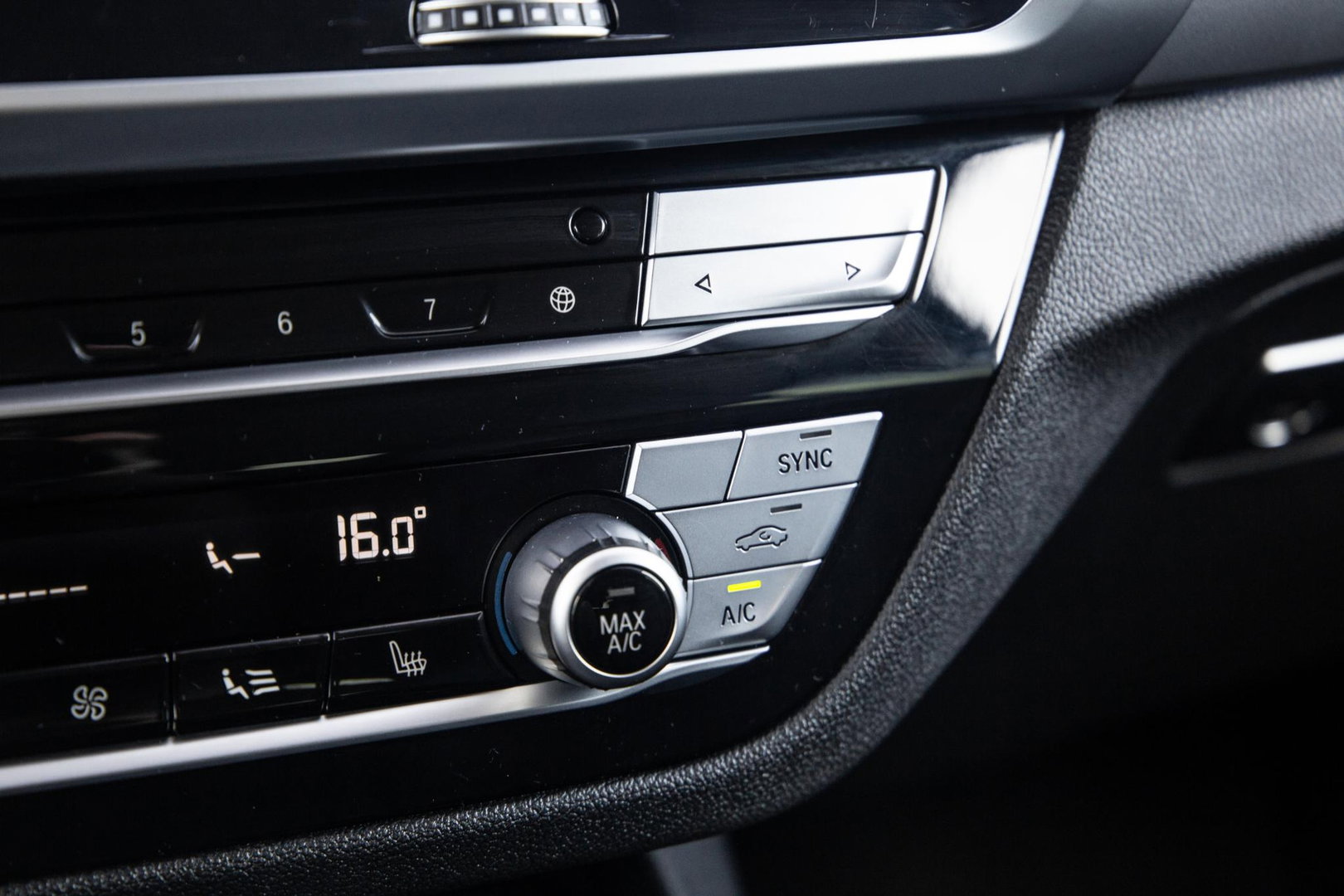 BMW X3 xDrive30e High Executive BLACK LINE / CARPLAY / LEER / STOELVERWARMING / CAMERA / DEALER ONDERHOUDEN