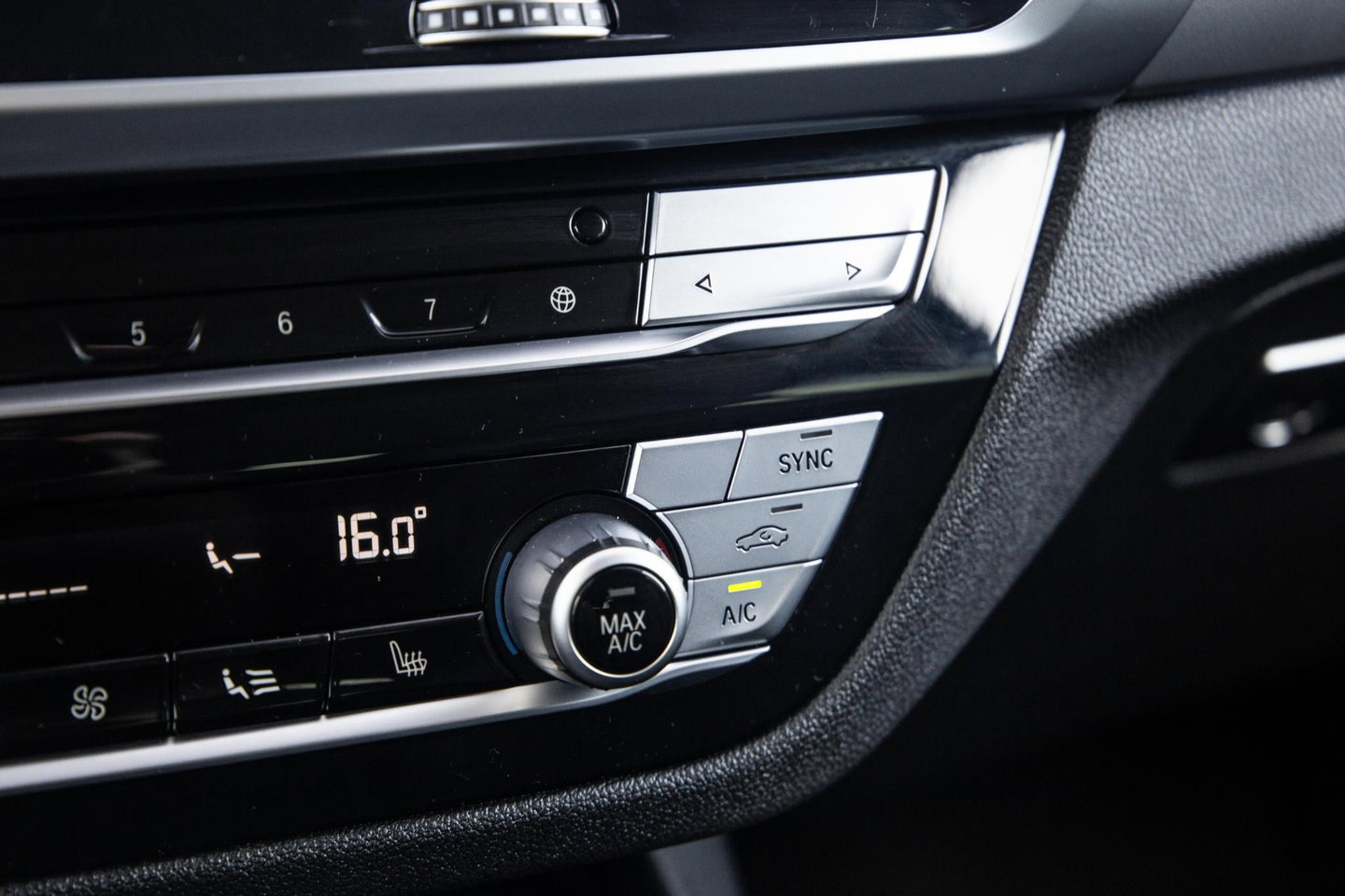 BMW X3 xDrive30e High Executive BLACK LINE / CARPLAY / LEER / STOELVERWARMING / CAMERA / DEALER ONDERHOUDEN