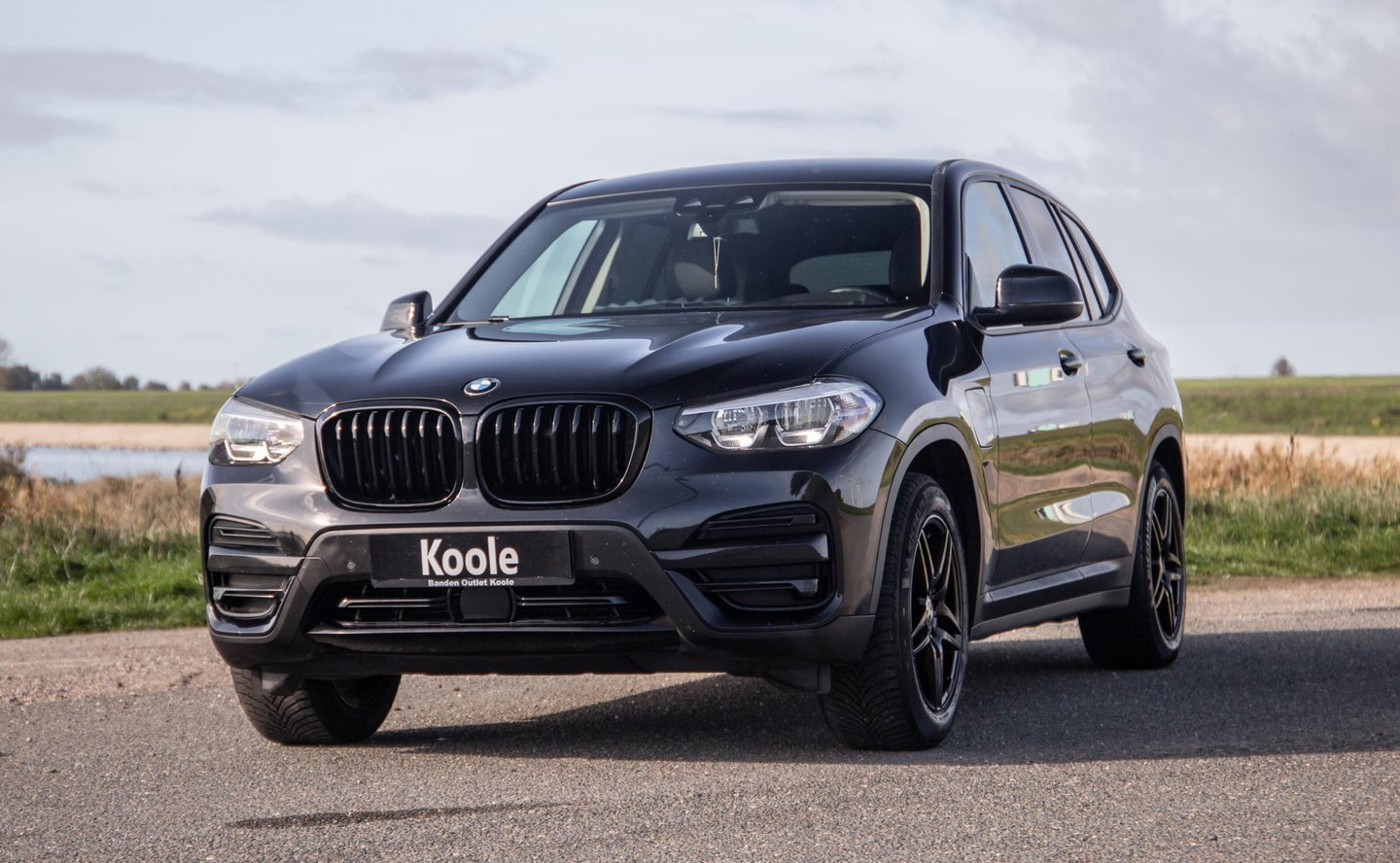 BMW X3 xDrive30e High Executive BLACK LINE / CARPLAY / LEER / STOELVERWARMING / CAMERA / DEALER ONDERHOUDEN