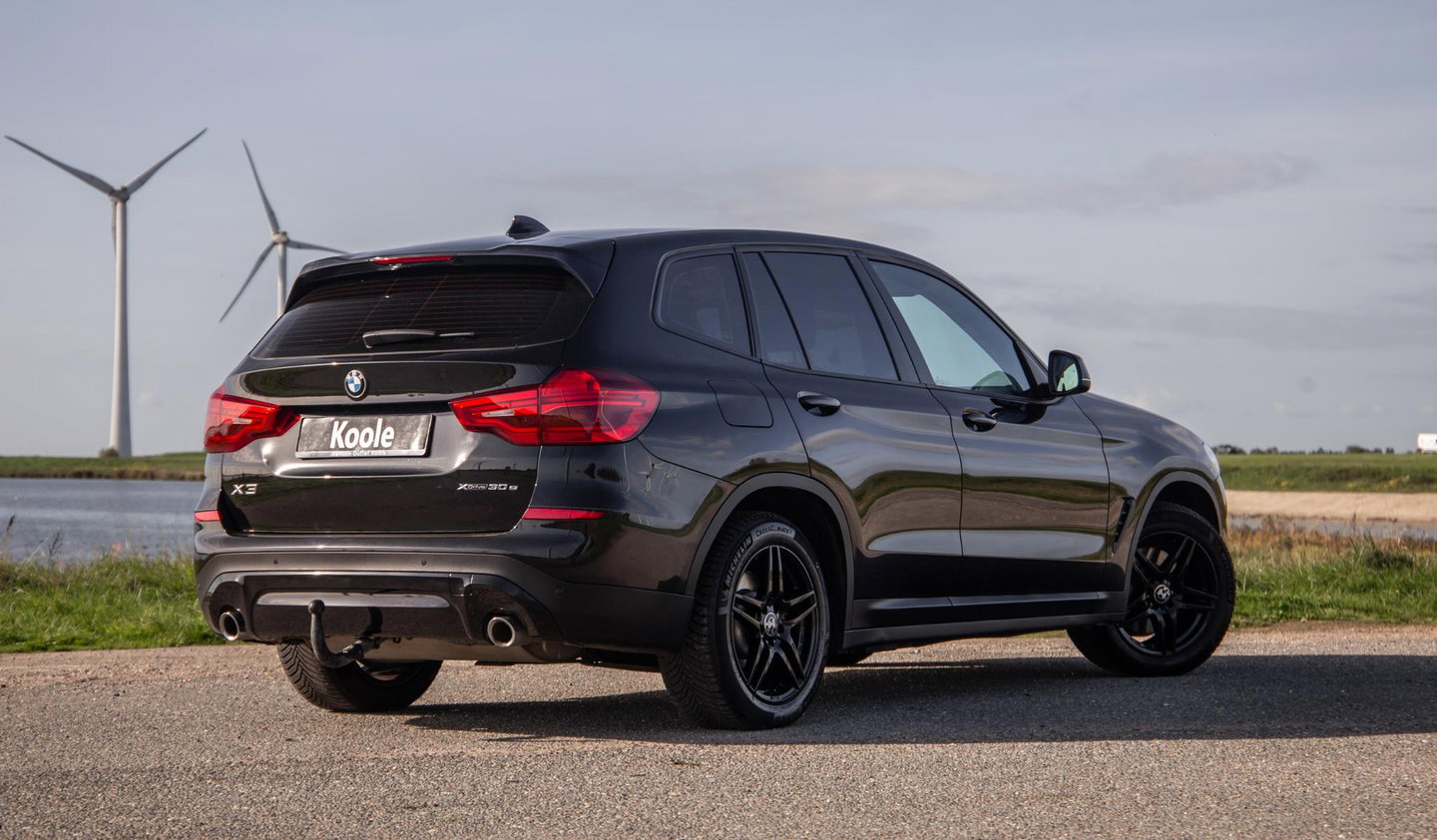 BMW X3 xDrive30e High Executive BLACK LINE / CARPLAY / LEER / STOELVERWARMING / CAMERA / DEALER ONDERHOUDEN
