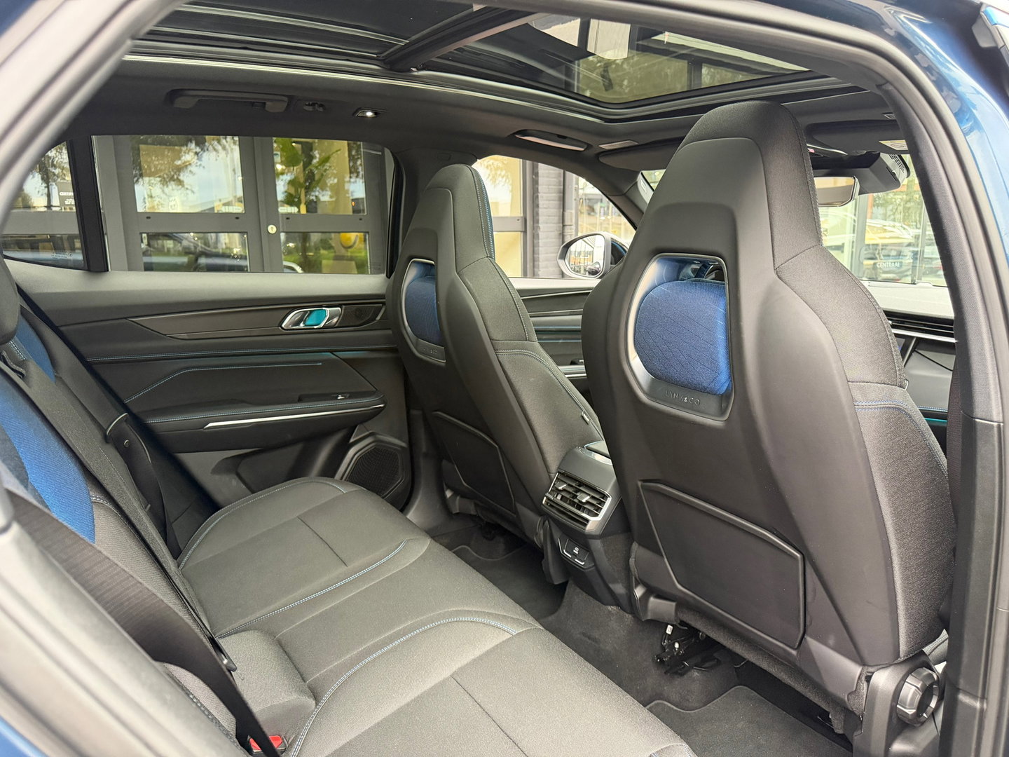 Lynk & Co 01 1.5 Zwarte Hemel|Pano|NL-Auto|Keyless|Infinity|Camera|Carplay|Memory