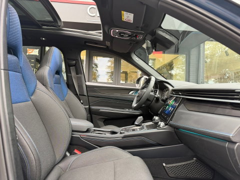 Lynk & Co 01 1.5 Zwarte Hemel|Pano|NL-Auto|Keyless|Infinity|Camera|Carplay|Memory