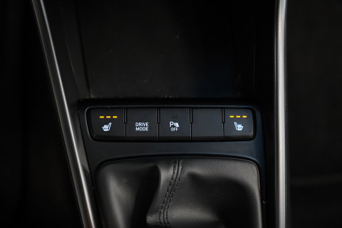 Hyundai i20 1.0 T-GDI Premium | Camera | Stoel- & Stuurverwarming | Digitaal Dashboard | PDC 24 Maanden garantie* (Vraag naar de voorwaarden)