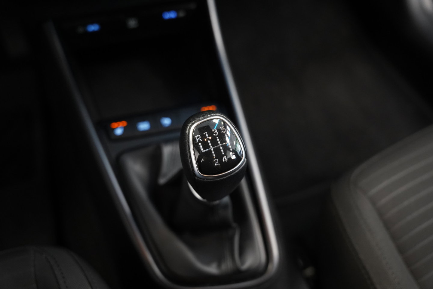 Hyundai i20 1.0 T-GDI Premium | Camera | Stoel- & Stuurverwarming | Digitaal Dashboard | PDC 24 Maanden garantie* (Vraag naar de voorwaarden)