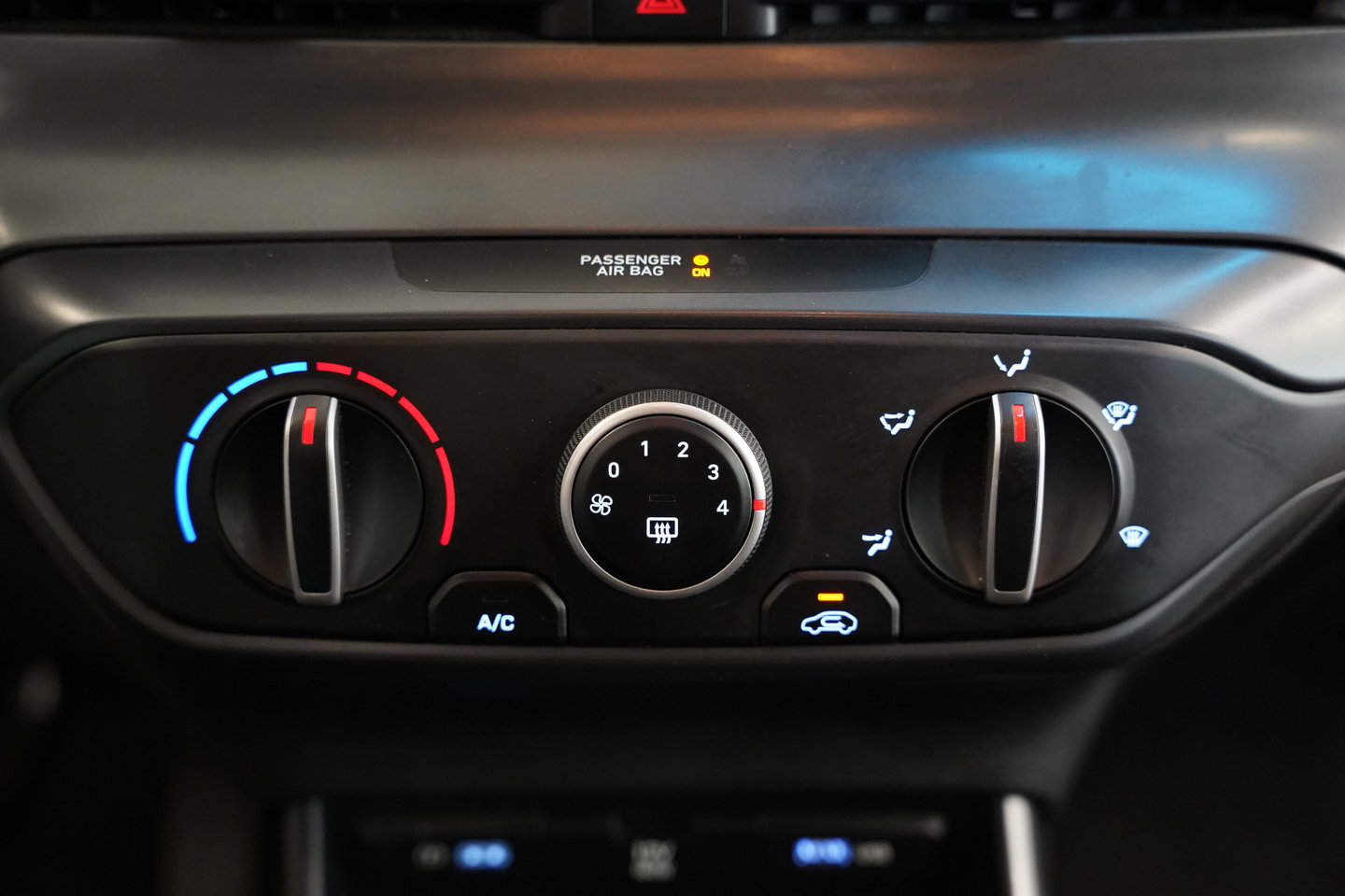 Hyundai i20 1.0 T-GDI Premium | Camera | Stoel- & Stuurverwarming | Digitaal Dashboard | PDC 24 Maanden garantie* (Vraag naar de voorwaarden)