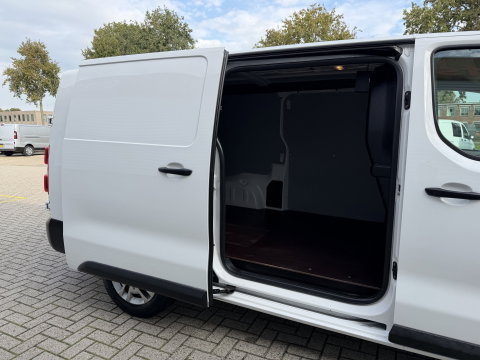 Opel Vivaro 2.0 CDTI L3H1 Edition / vaste prijs rijklaar € 11.950 ex btw / euro 6 / bpm vrij / lease vanaf € 201 / airco / cruise / navigatie / achteruit rijcamera / trekhaak / pdc