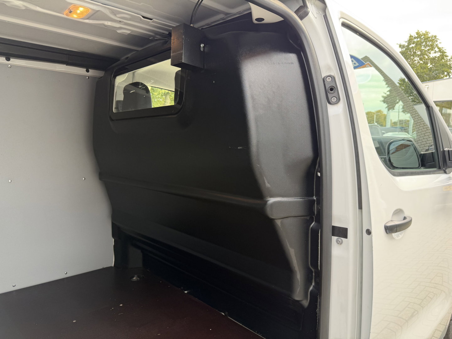 Opel Vivaro 2.0 CDTI L3H1 Edition / vaste prijs rijklaar € 11.950 ex btw / euro 6 / bpm vrij / lease vanaf € 201 / airco / cruise / navigatie / achteruit rijcamera / trekhaak / pdc