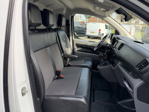 Opel Vivaro 2.0 CDTI L3H1 Edition / vaste prijs rijklaar € 11.950 ex btw / euro 6 / bpm vrij / lease vanaf € 201 / airco / cruise / navigatie / achteruit rijcamera / trekhaak / pdc