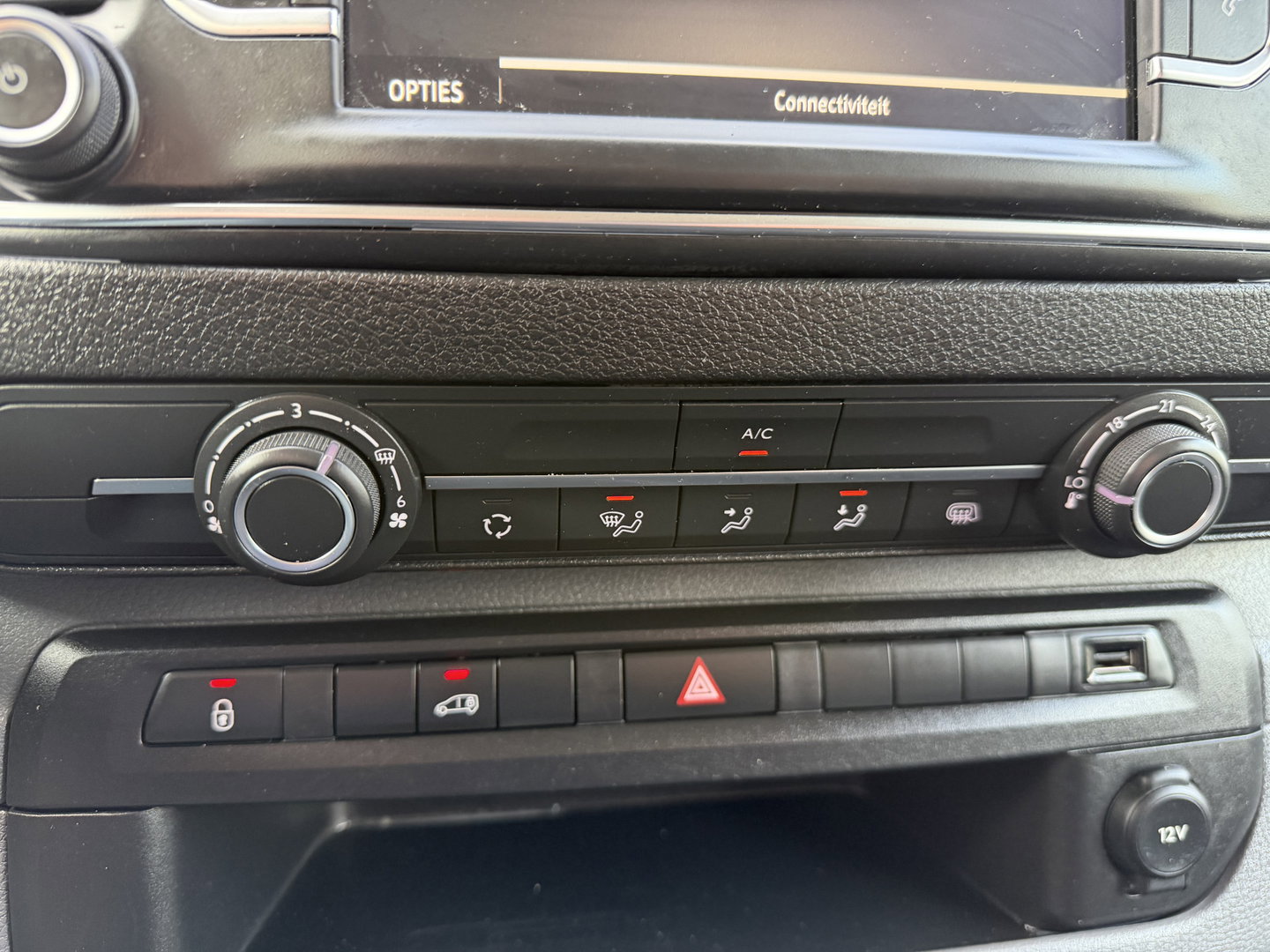 Opel Vivaro 2.0 CDTI L3H1 Edition / vaste prijs rijklaar € 11.950 ex btw / euro 6 / bpm vrij / lease vanaf € 201 / airco / cruise / navigatie / achteruit rijcamera / trekhaak / pdc