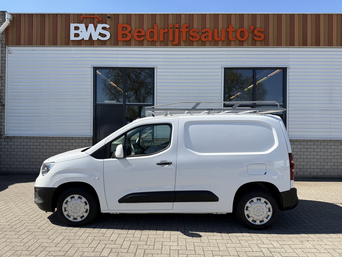 Opel Vivaro 2.0 CDTI L3H1 Edition / vaste prijs rijklaar € 11.950 ex btw / euro 6 / bpm vrij / lease vanaf € 201 / airco / cruise / navigatie / achteruit rijcamera / trekhaak / pdc