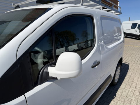 Opel Vivaro 2.0 CDTI L3H1 Edition / vaste prijs rijklaar € 11.950 ex btw / euro 6 / bpm vrij / lease vanaf € 201 / airco / cruise / navigatie / achteruit rijcamera / trekhaak / pdc