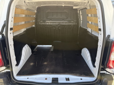 Opel Vivaro 2.0 CDTI L3H1 Edition / vaste prijs rijklaar € 11.950 ex btw / euro 6 / bpm vrij / lease vanaf € 201 / airco / cruise / navigatie / achteruit rijcamera / trekhaak / pdc