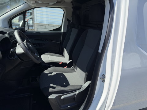 Opel Vivaro 2.0 CDTI L3H1 Edition / vaste prijs rijklaar € 11.950 ex btw / euro 6 / bpm vrij / lease vanaf € 201 / airco / cruise / navigatie / achteruit rijcamera / trekhaak / pdc