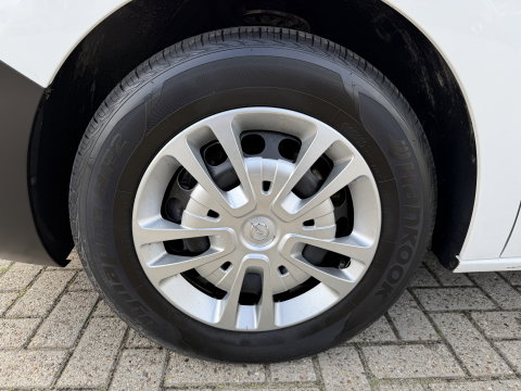 Opel Vivaro 2.0 CDTI L3H1 Edition / vaste prijs rijklaar € 11.950 ex btw / euro 6 / bpm vrij / lease vanaf € 201 / airco / cruise / navigatie / achteruit rijcamera / trekhaak / pdc