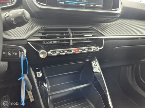 Peugeot 2008 1.2 PureTech (130 PK), Dealer onderhouden, NAP!