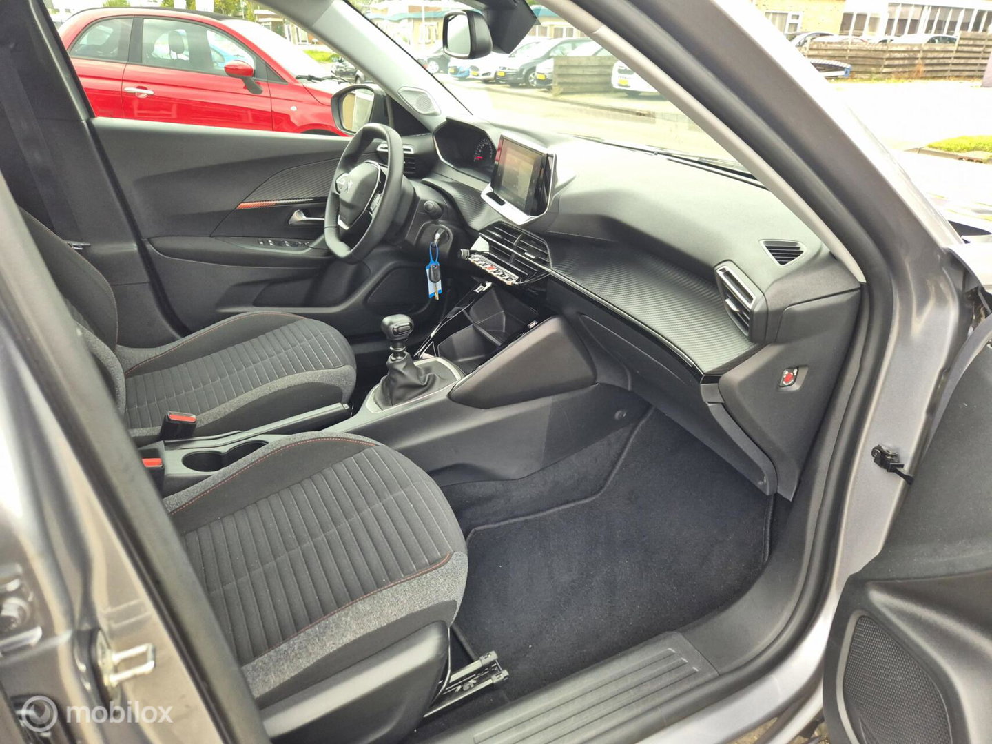 Peugeot 2008 1.2 PureTech (130 PK), Dealer onderhouden, NAP!