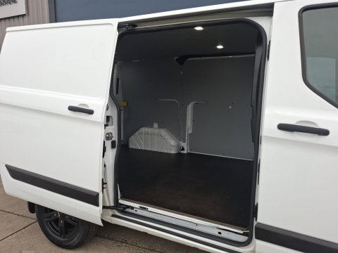 Ford Transit Custom 280 2.0 TDCI L2H1 Trend AIRCO / CRUISE CONTROLE / 3 ZITS / AUTOMAAT / EURO 6