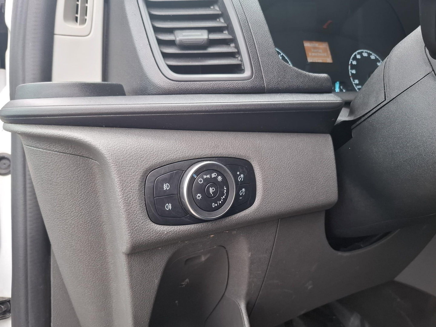 Ford Transit Custom 280 2.0 TDCI L2H1 Trend AIRCO / CRUISE CONTROLE / 3 ZITS / AUTOMAAT / EURO 6