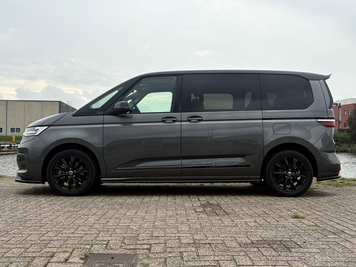 Volkswagen Multivan 1.5 eHybrid Bulli Edition 4Motion | PANO | BODYKIT | 7P | NIEUW | 4x4
