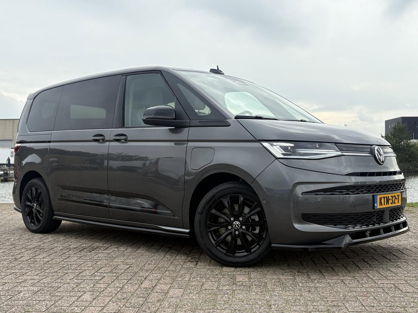Volkswagen Multivan 1.5 eHybrid Bulli Edition 4Motion | PANO | BODYKIT | 7P | NIEUW | 4x4