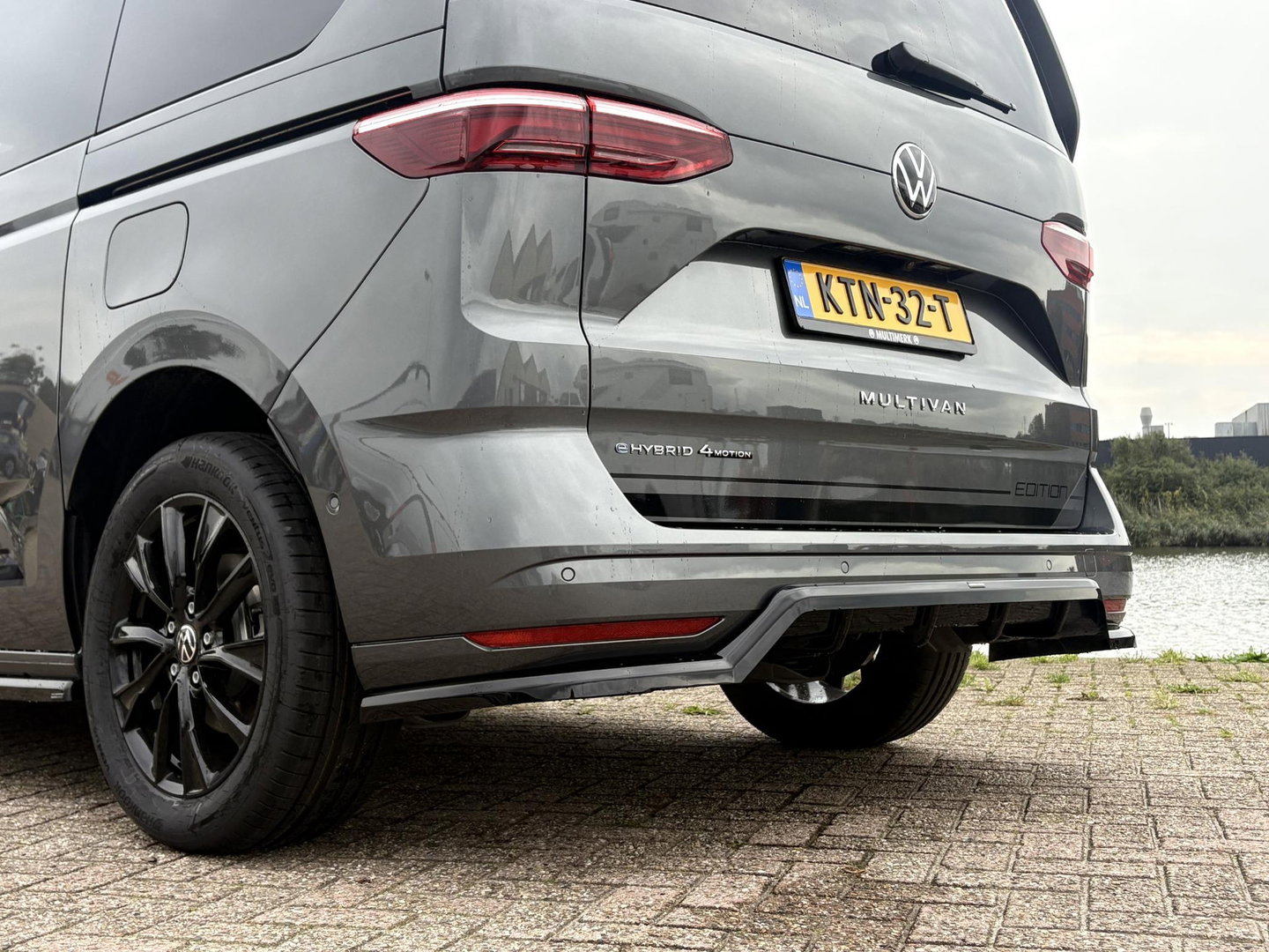 Volkswagen Multivan 1.5 eHybrid Bulli Edition 4Motion | PANO | BODYKIT | 7P | NIEUW | 4x4