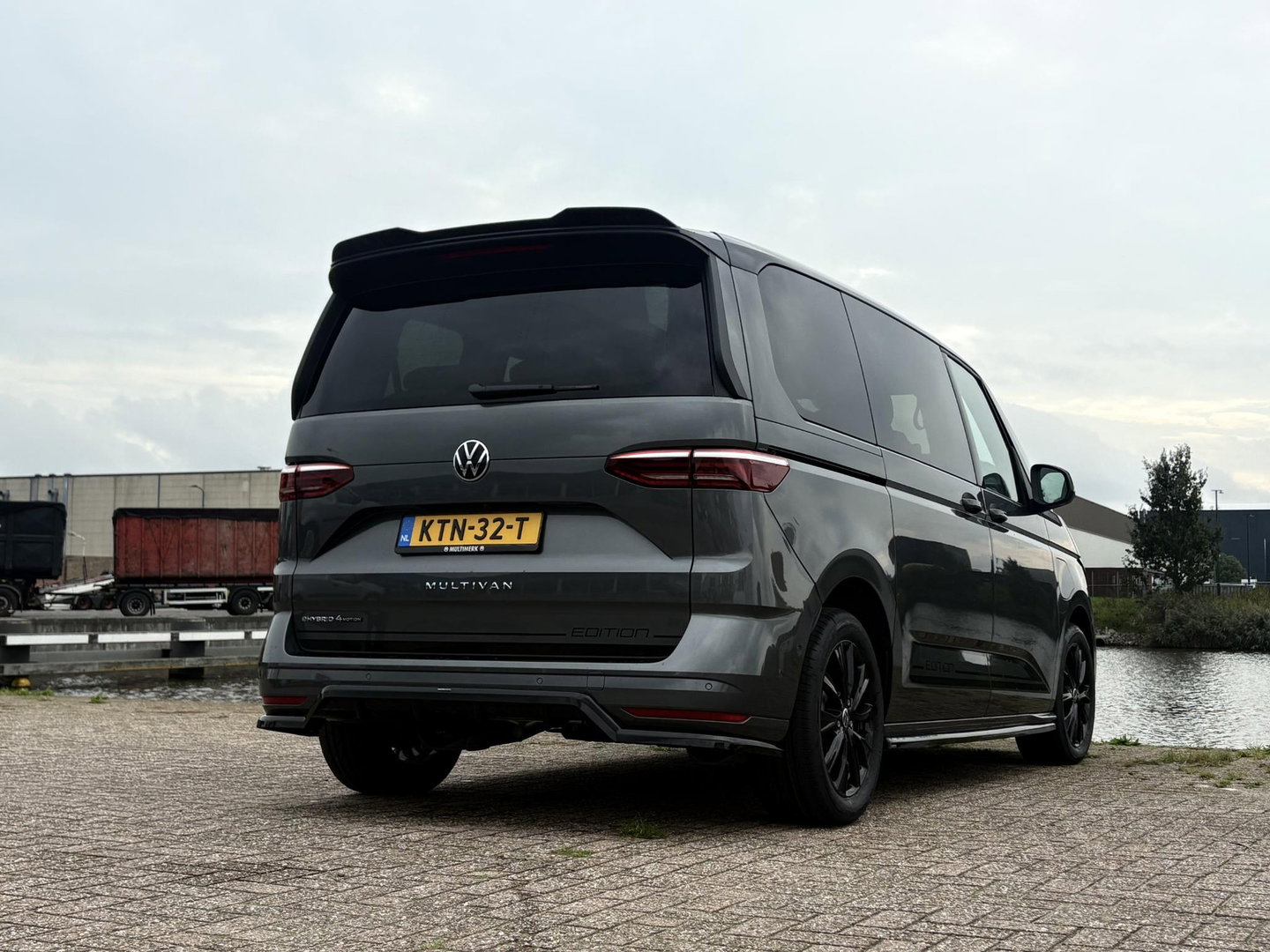 Volkswagen Multivan 1.5 eHybrid Bulli Edition 4Motion | PANO | BODYKIT | 7P | NIEUW | 4x4