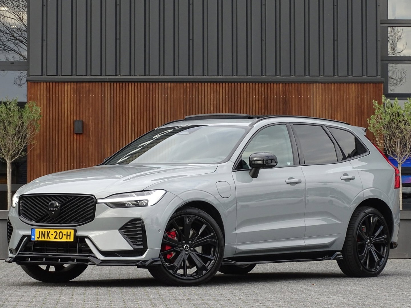 Volvo XC60 T6 357PK AWD / Heico Ed. / 2025 / Head-Up / pano / 360° / NAP