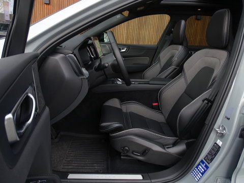 Volvo XC60 T6 357PK AWD / Heico Ed. / 2025 / Head-Up / pano / 360° / NAP