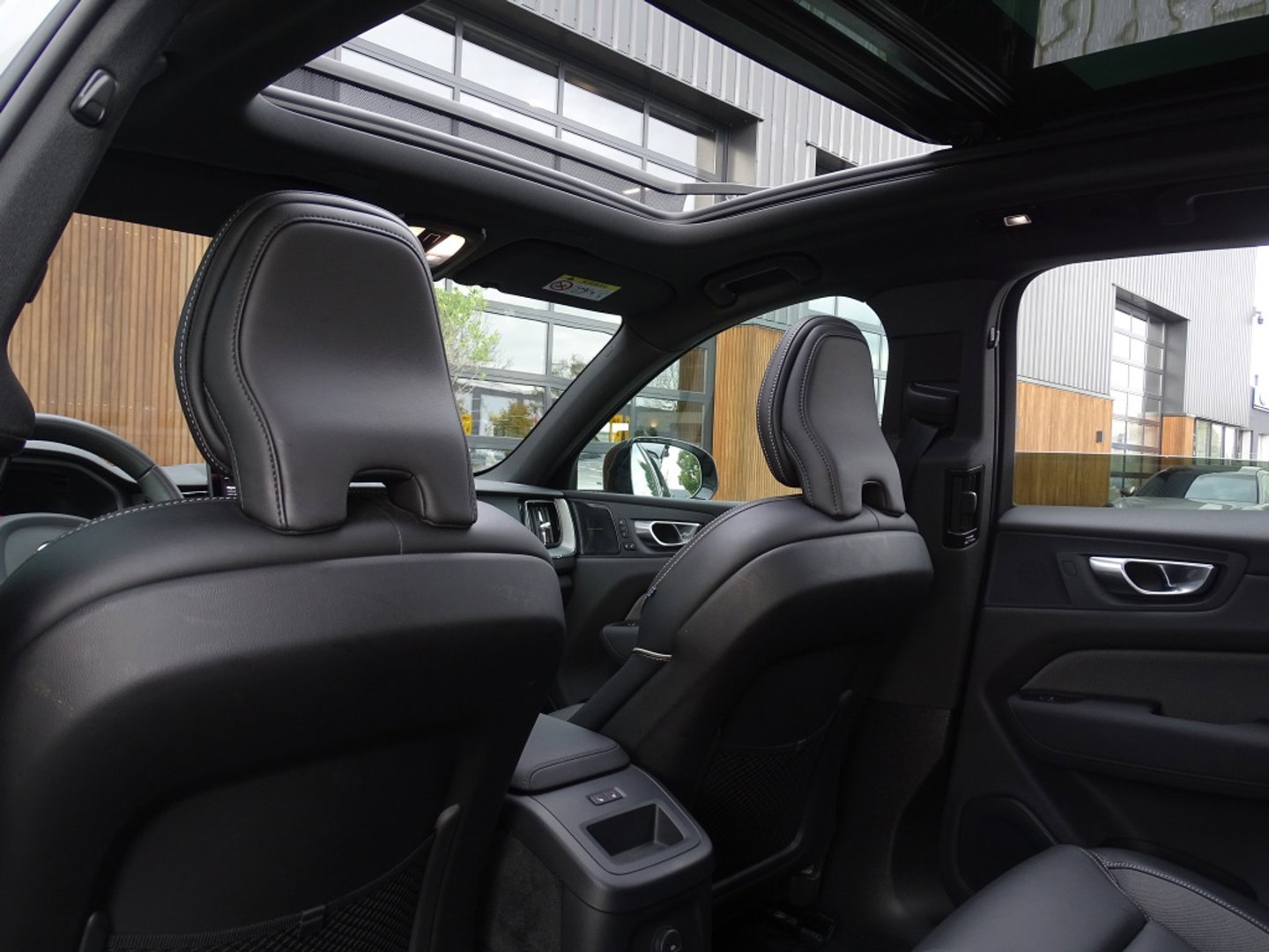 Volvo XC60 T6 357PK AWD / Heico Ed. / 2025 / Head-Up / pano / 360° / NAP