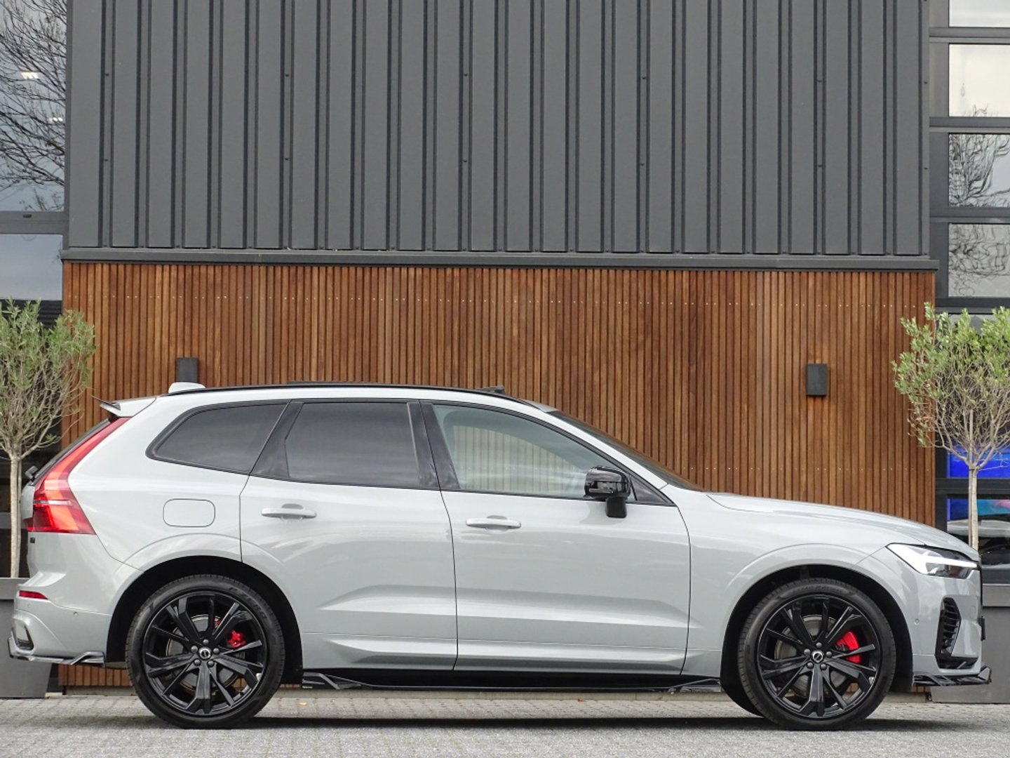Volvo XC60 T6 357PK AWD / Heico Ed. / 2025 / Head-Up / pano / 360° / NAP