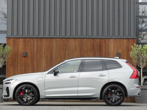 Volvo XC60 T6 357PK AWD / Heico Ed. / 2025 / Head-Up / pano / 360° / NAP