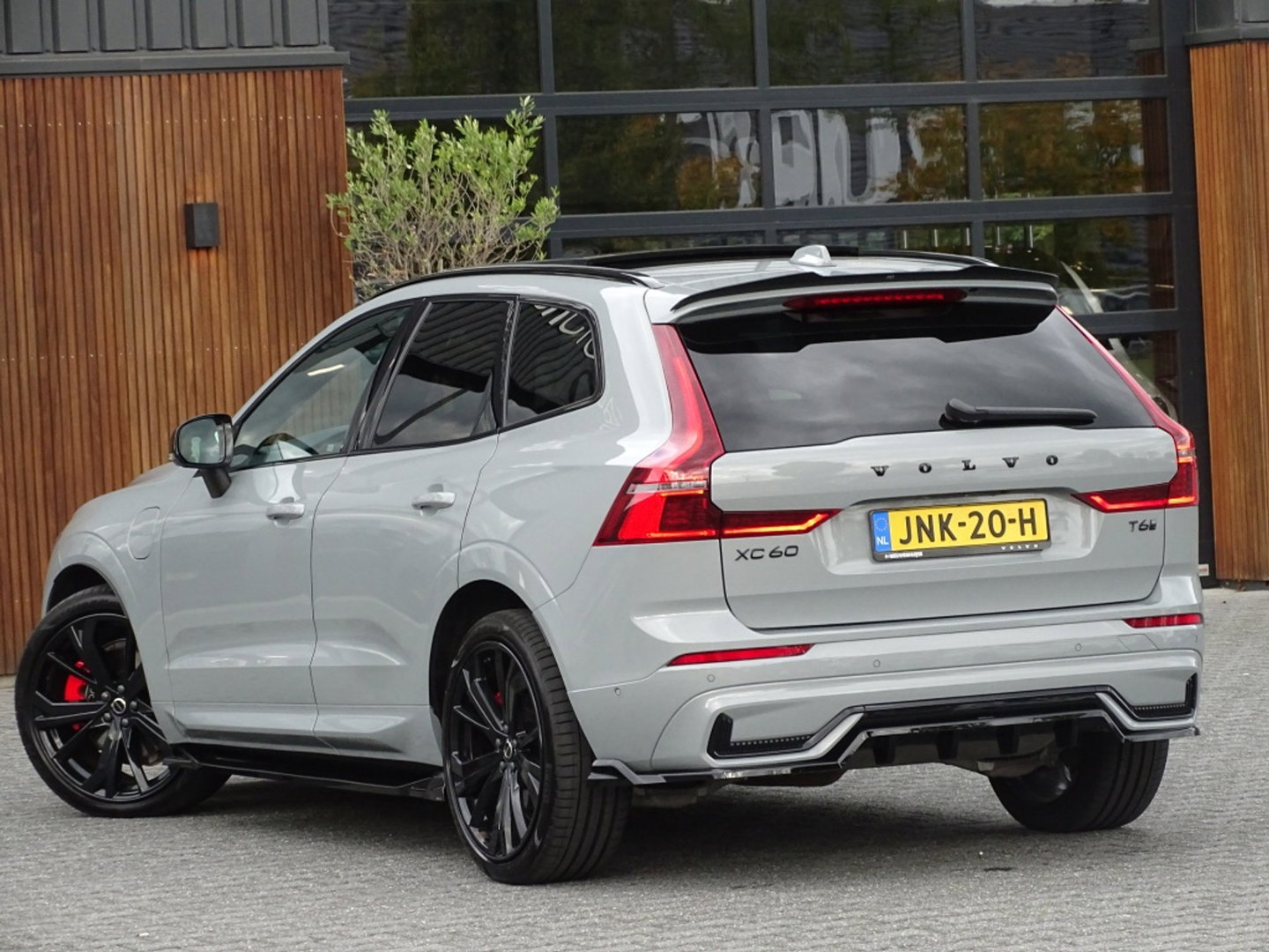 Volvo XC60 T6 357PK AWD / Heico Ed. / 2025 / Head-Up / pano / 360° / NAP