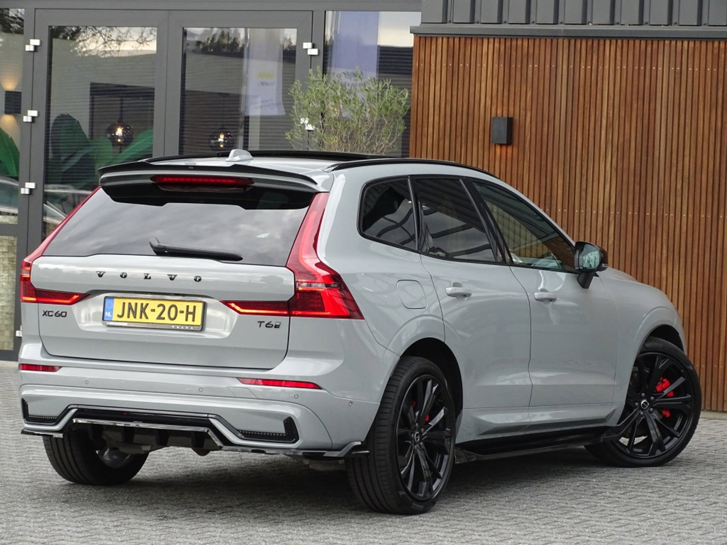 Volvo XC60 T6 357PK AWD / Heico Ed. / 2025 / Head-Up / pano / 360° / NAP