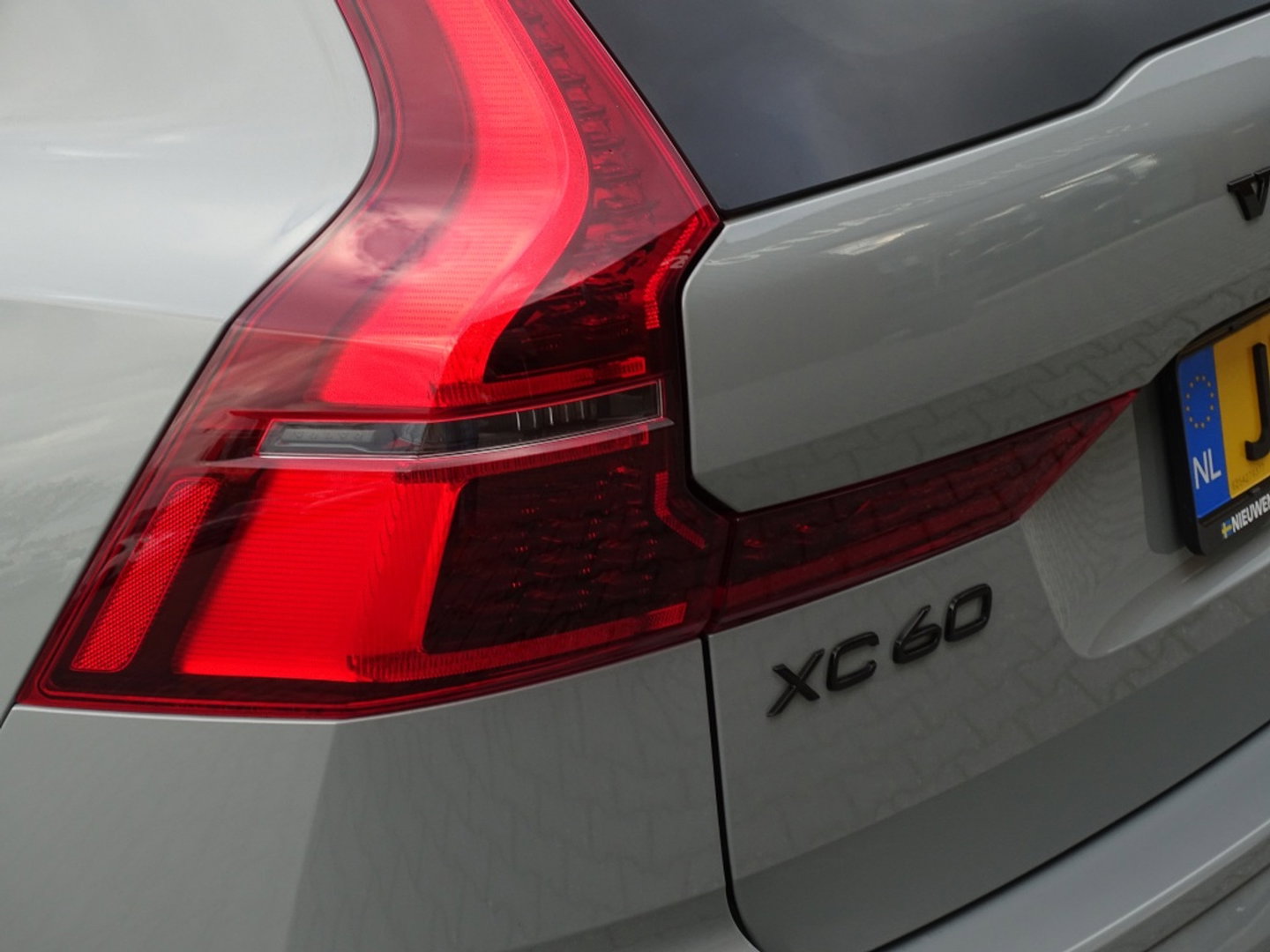 Volvo XC60 T6 357PK AWD / Heico Ed. / 2025 / Head-Up / pano / 360° / NAP